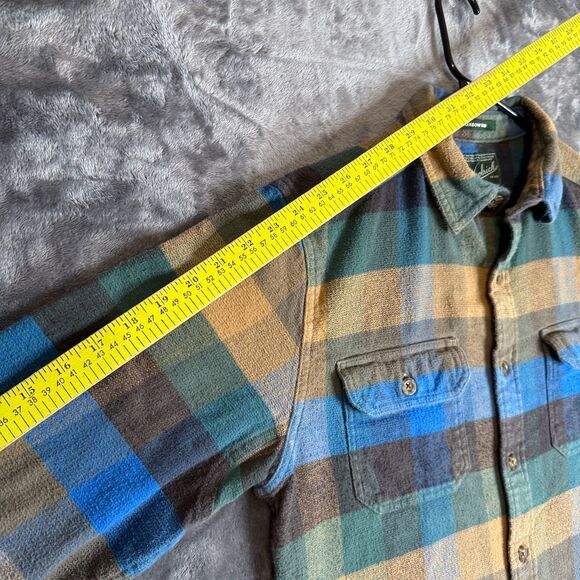 Woolrich Men's Button Up Long Sleeve Size Medium Plaid Patter Double Pockets - Picture 6 of 7